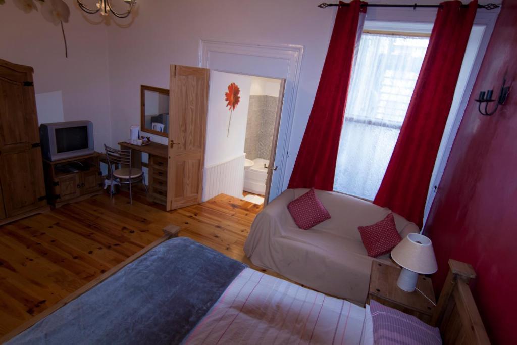 Clarmont Guest House Portrush Habitación foto